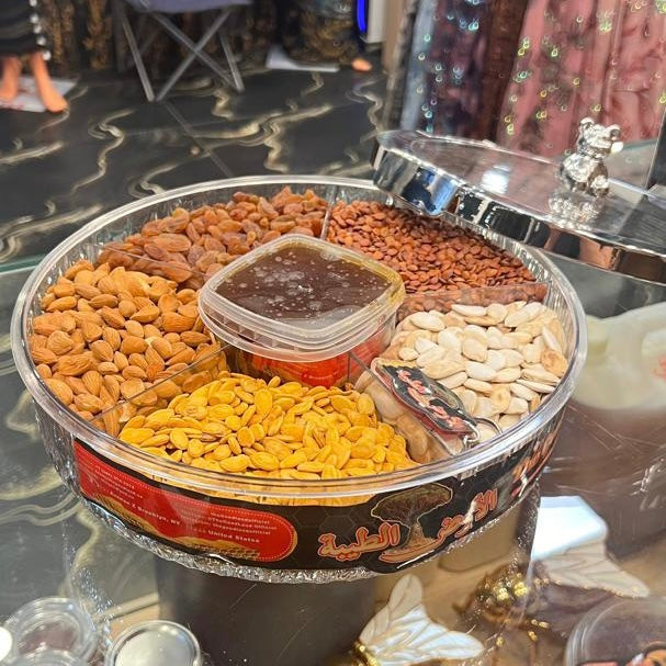 مكسرات منوعة + عسل دوعني